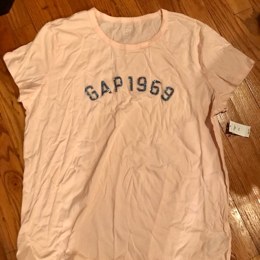 NWT Gap tee